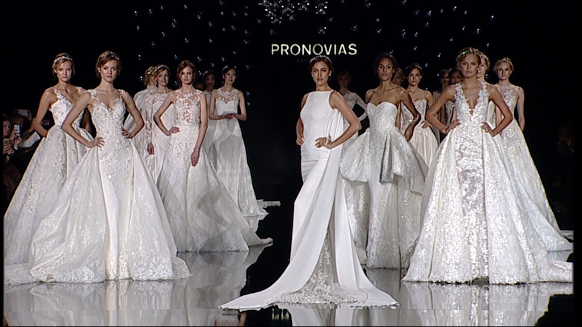 2017 Pronovias Fashion show