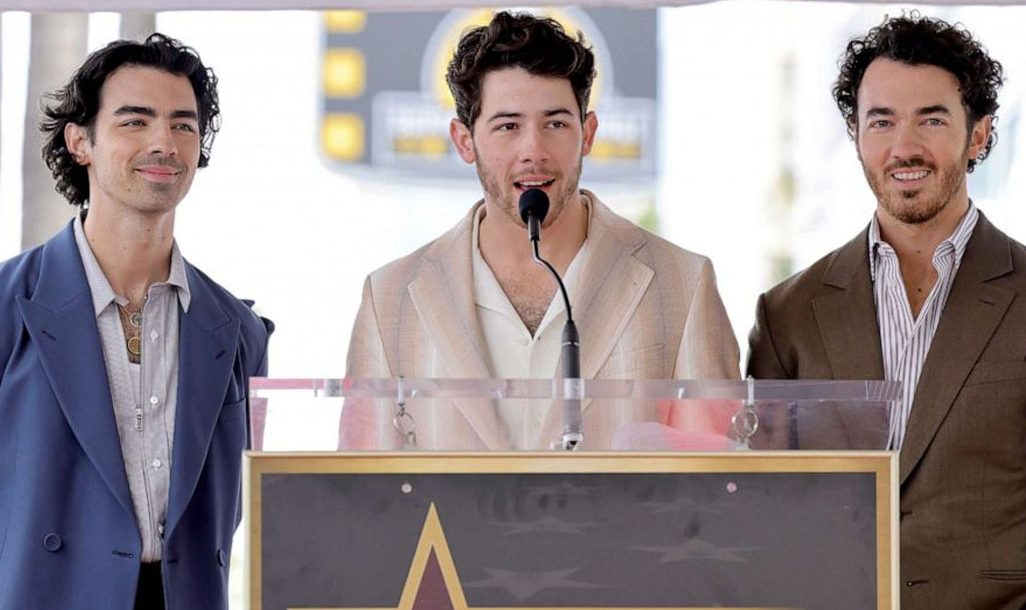 Jonas Brothers honor Waffle House in their latest single, calling it their "sanctuary"